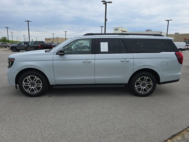 Used 2025 Ford Expedition Max Active AWD/4WD image 2