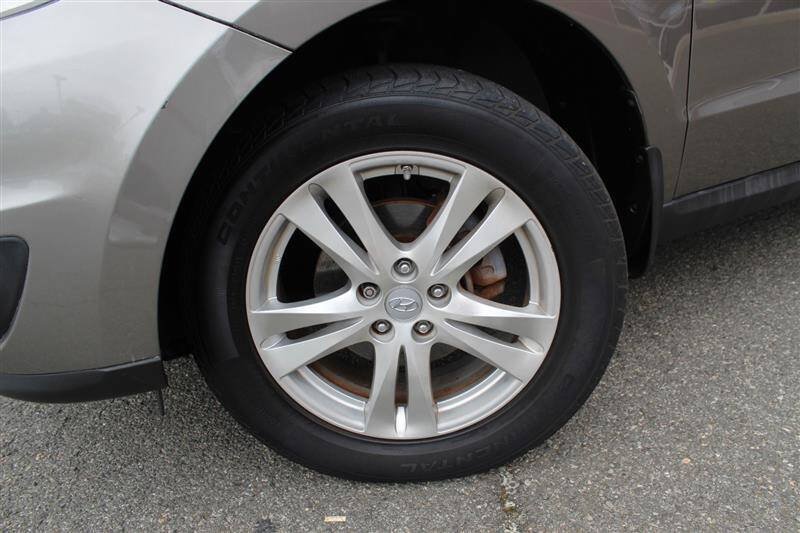 Used 2012 Hyundai Santa Fe Limited w/ Navigation Pkg 4 FWD image 9
