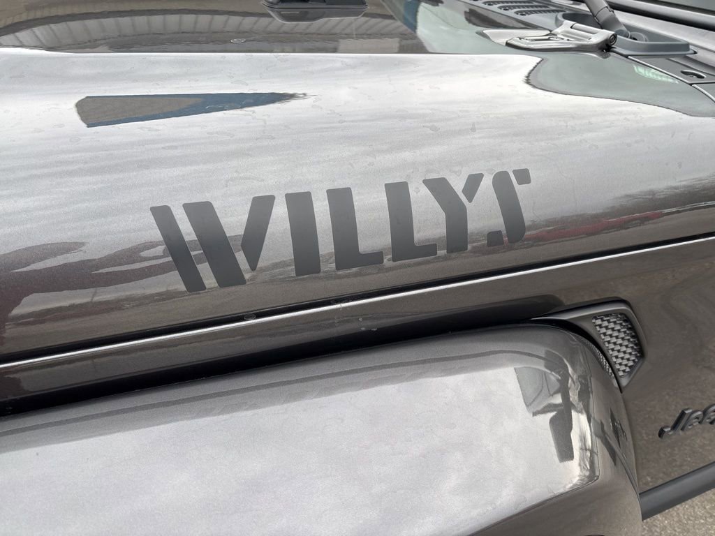 Used 2022 Jeep Gladiator Willys image 7