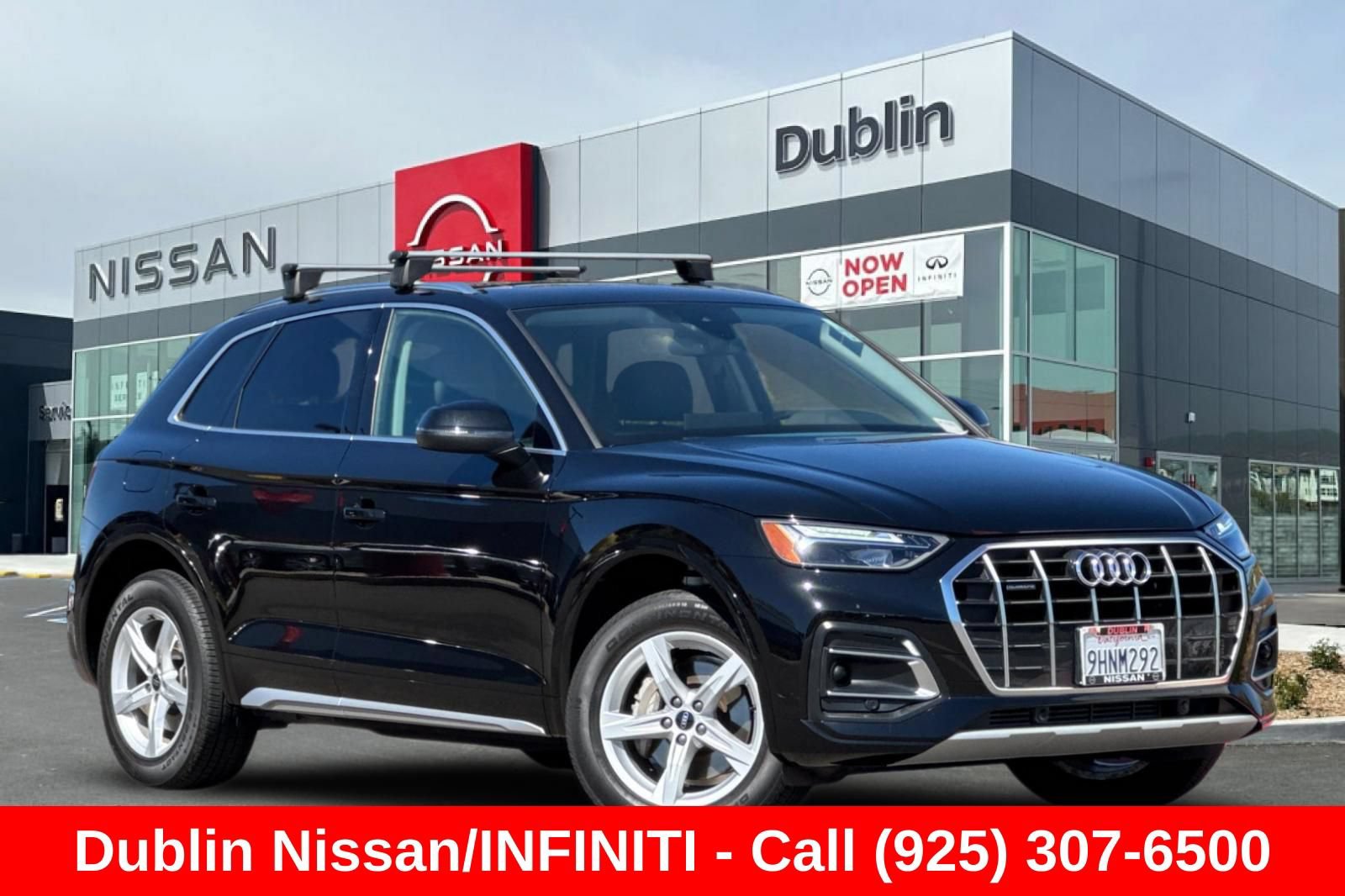 Used 2023 Audi Q5 2.0T Premium w/ Convenience Package AWD/4WD image 2