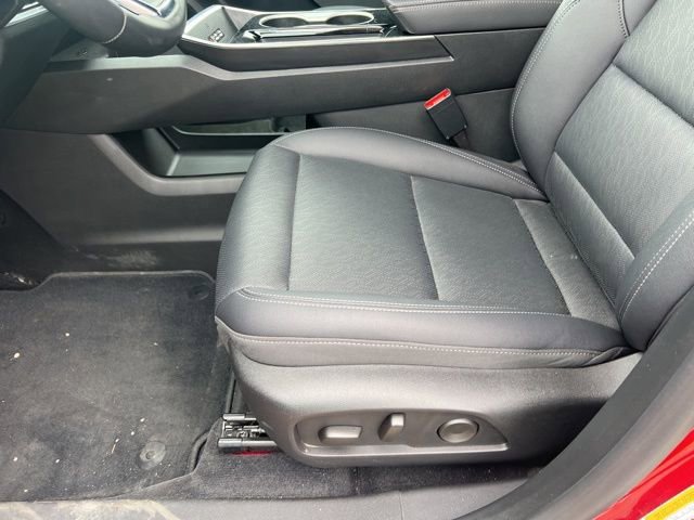 Used 2025 Chevrolet Equinox LT w/ Convenience Package II image 16