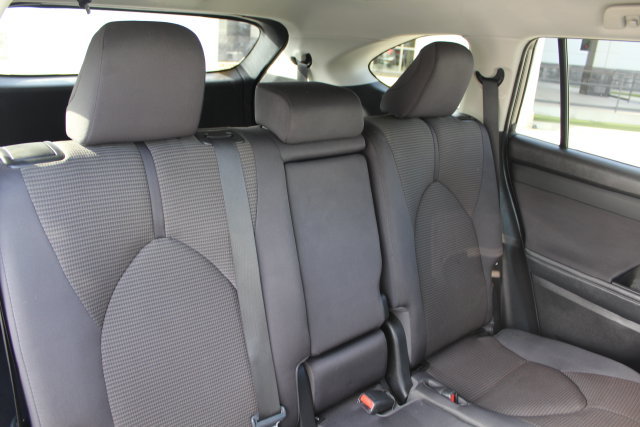 Used 2022 Toyota Highlander LE FWD image 27