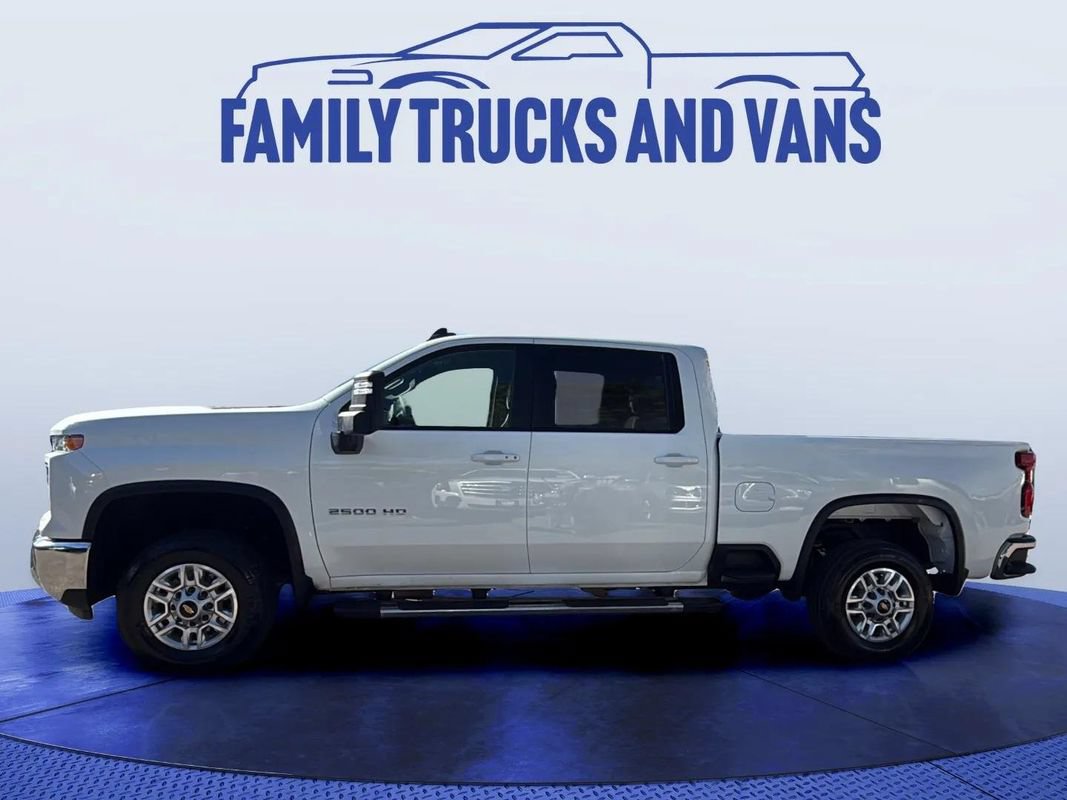 Used 2026 Chevrolet Silverado 2500 LT AWD/4WD image 2