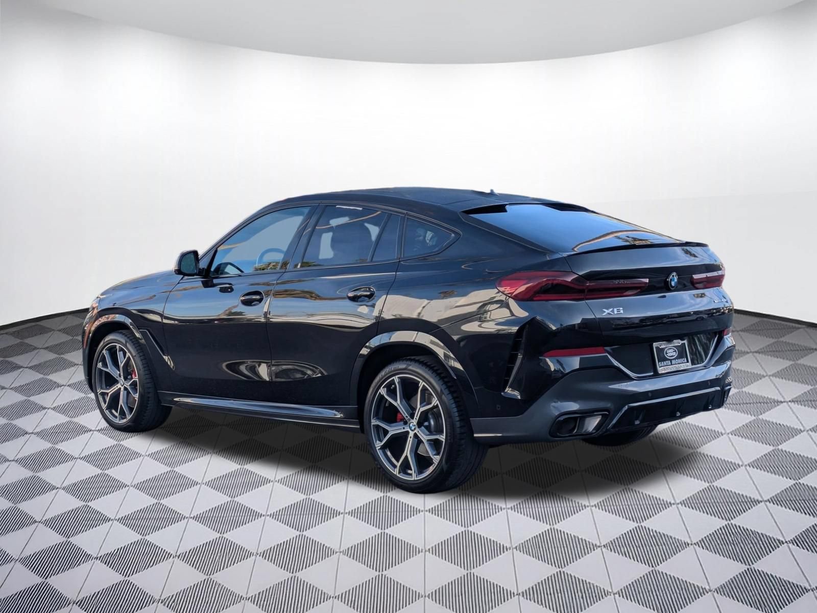 Used 2024 BMW X6 xDrive40i w/ Premium Package AWD/4WD image 3