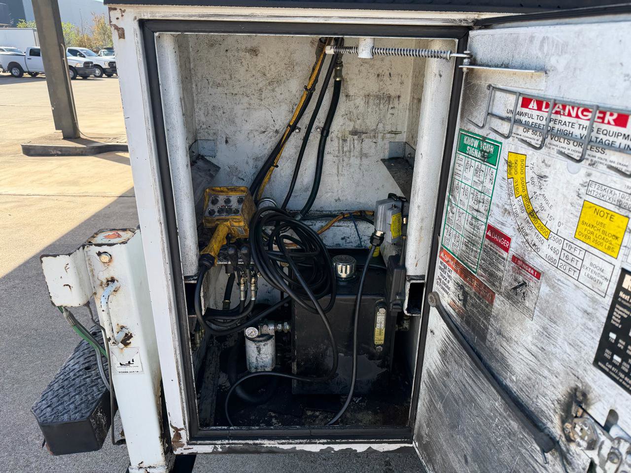 Used 2017 Ford F550 2WD Regular Cab Super Duty image 46