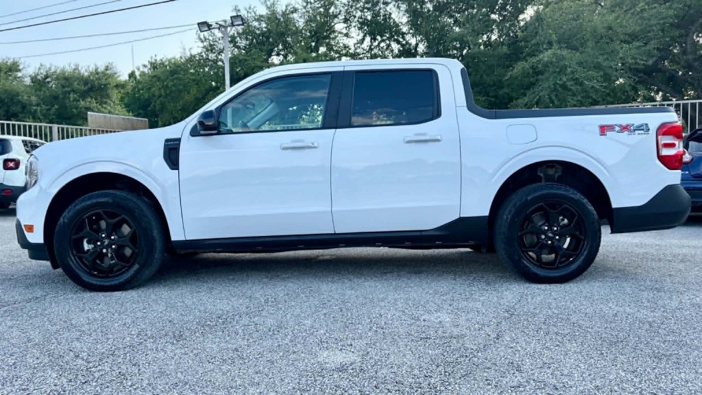 Used 2024 Ford Maverick Lariat w/ FX4 Off-Road Package AWD/4WD image 9