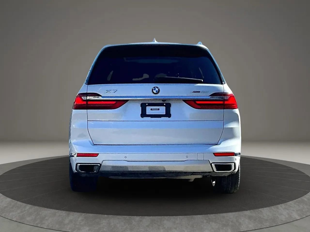 Used 2021 BMW X7 xDrive40i w/ Parking Assistance Package AWD/4WD image 4