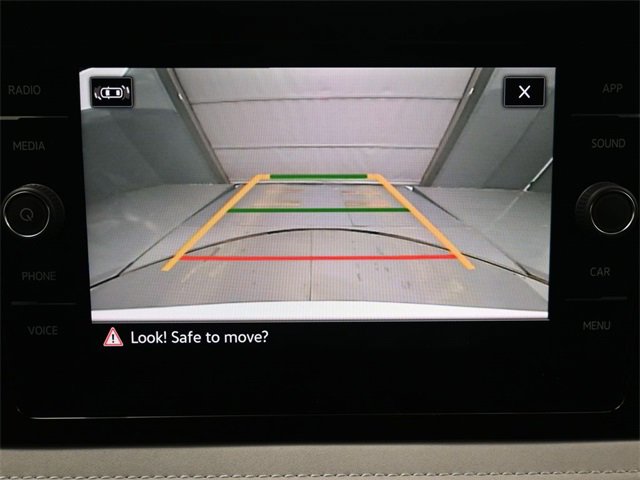 Certified 2025 Volkswagen Taos SE image 21