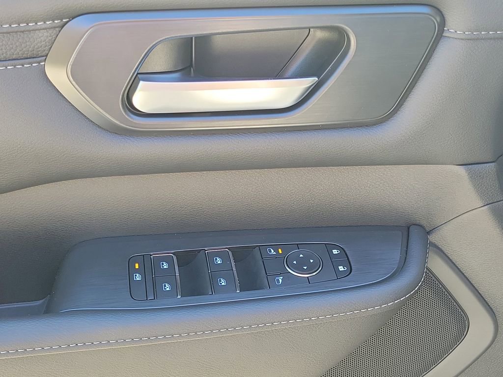 New 2026 Nissan Armada SV image 20