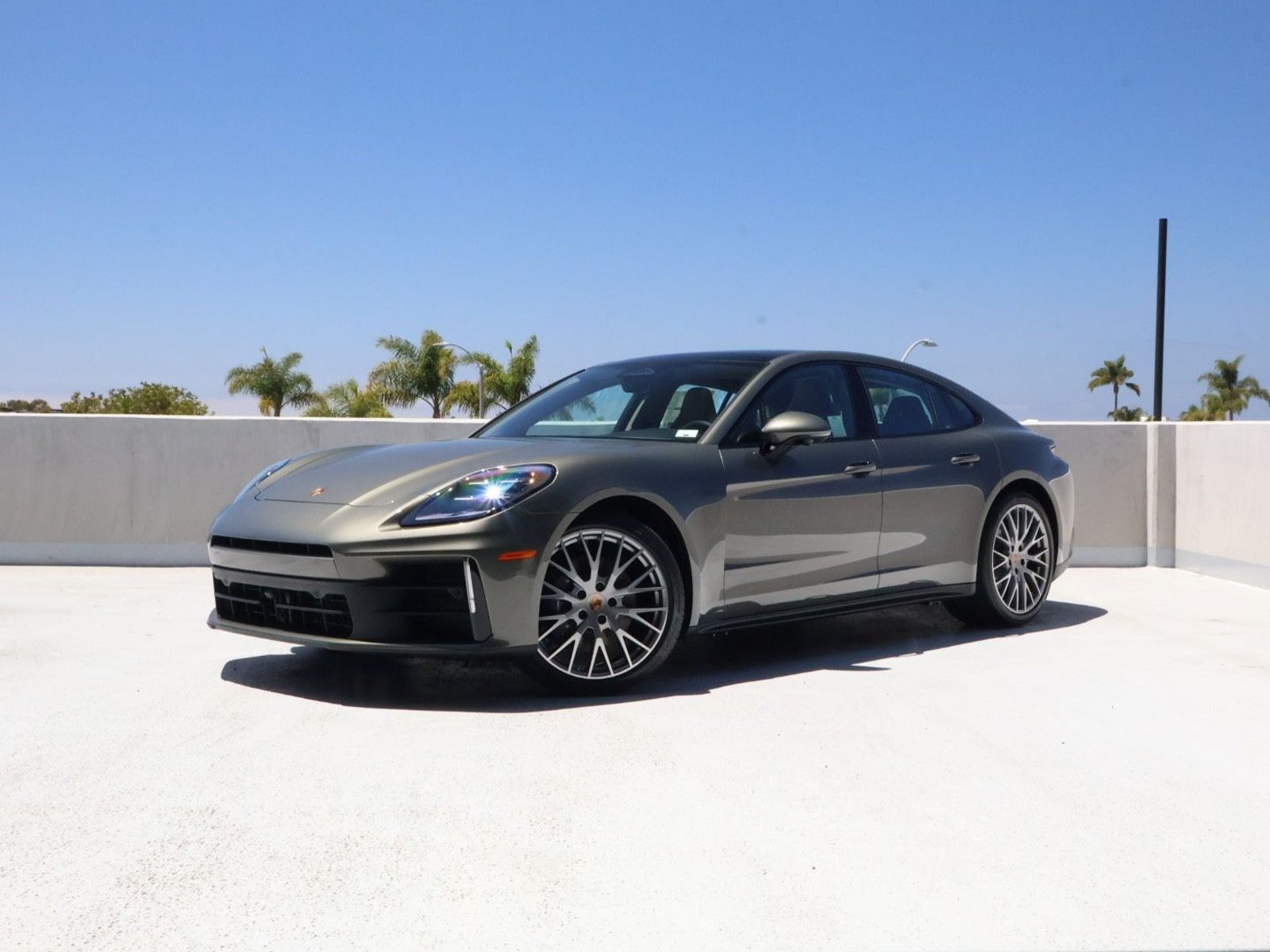 New 2026 Porsche Panamera 4