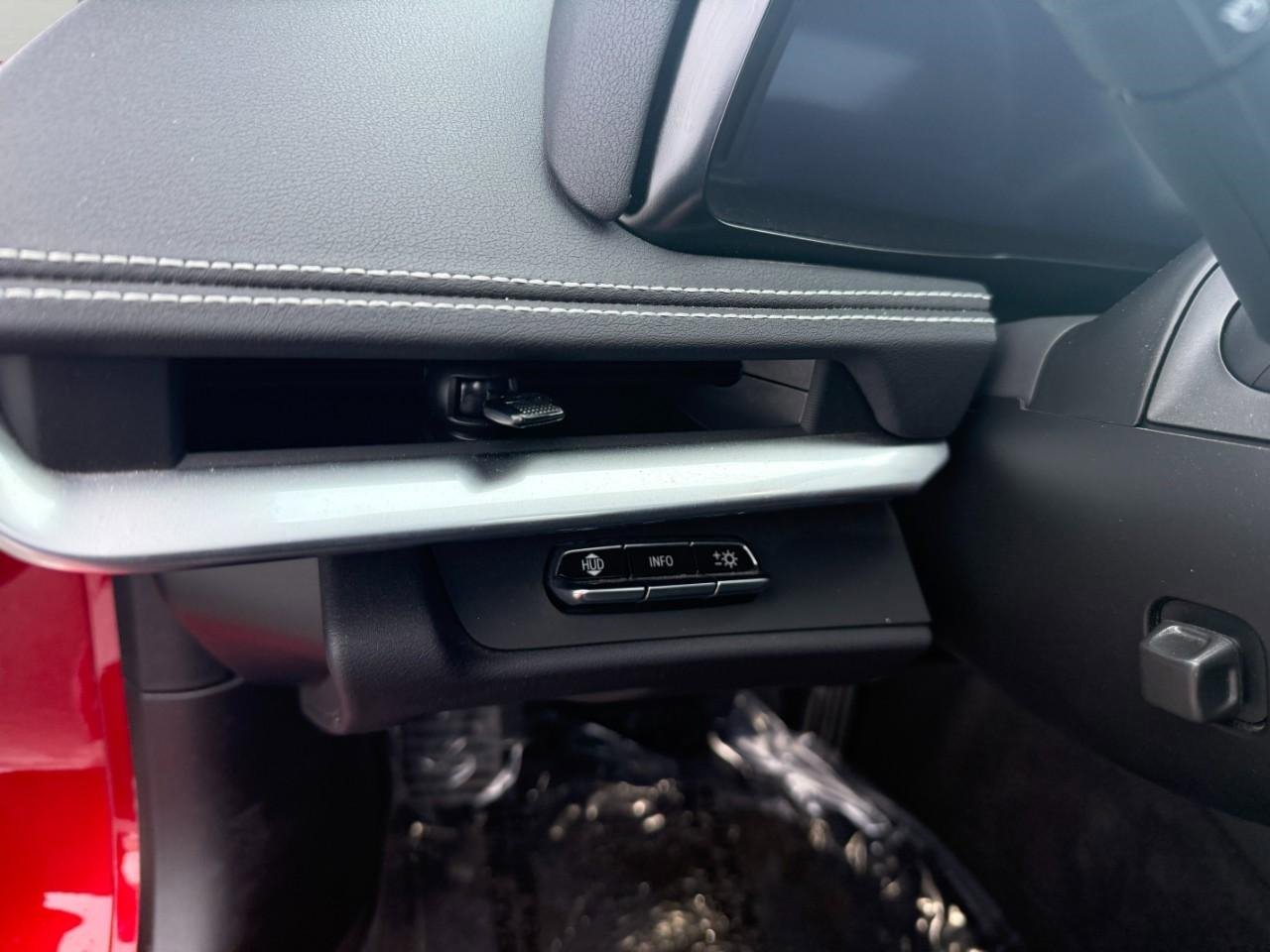 Used 2023 Chevrolet Corvette Stingray Convertible w/ 2LT image 21