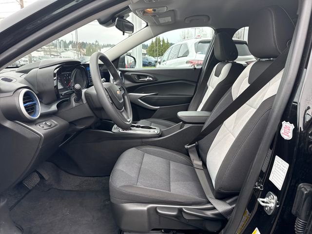 Used 2025 Chevrolet Trax LS image 16