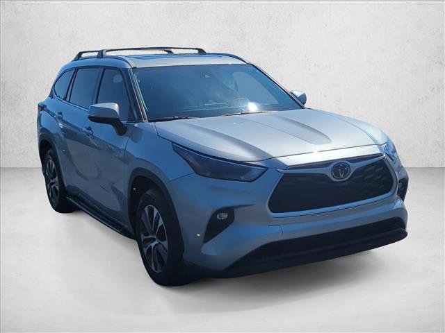 Certified 2022 Toyota Highlander XLE image 3
