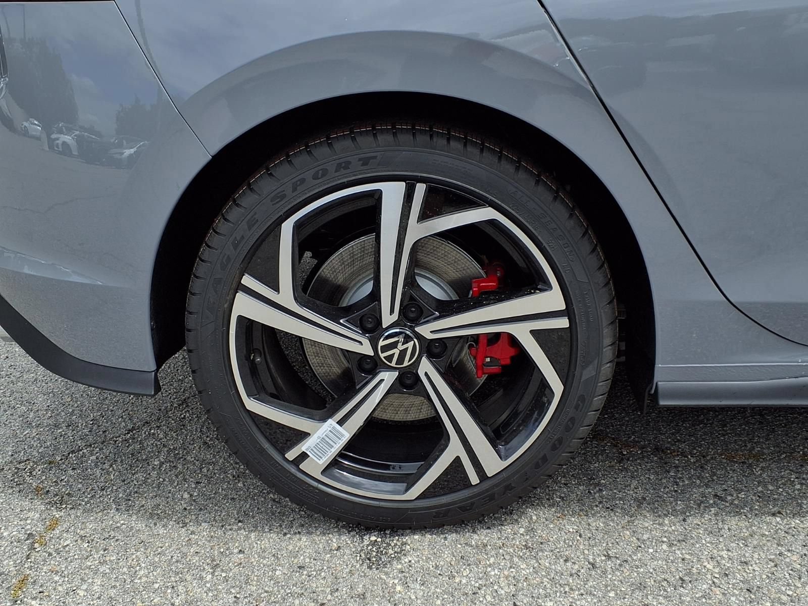 New 2026 Volkswagen GTI SE FWD image 4