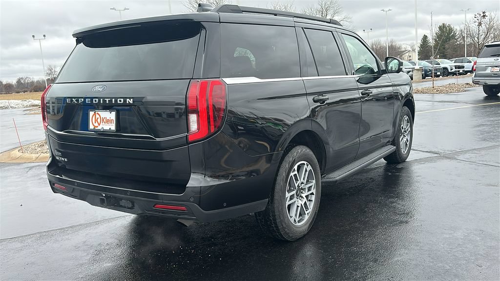 Used 2025 Ford Expedition Active AWD/4WD image 8