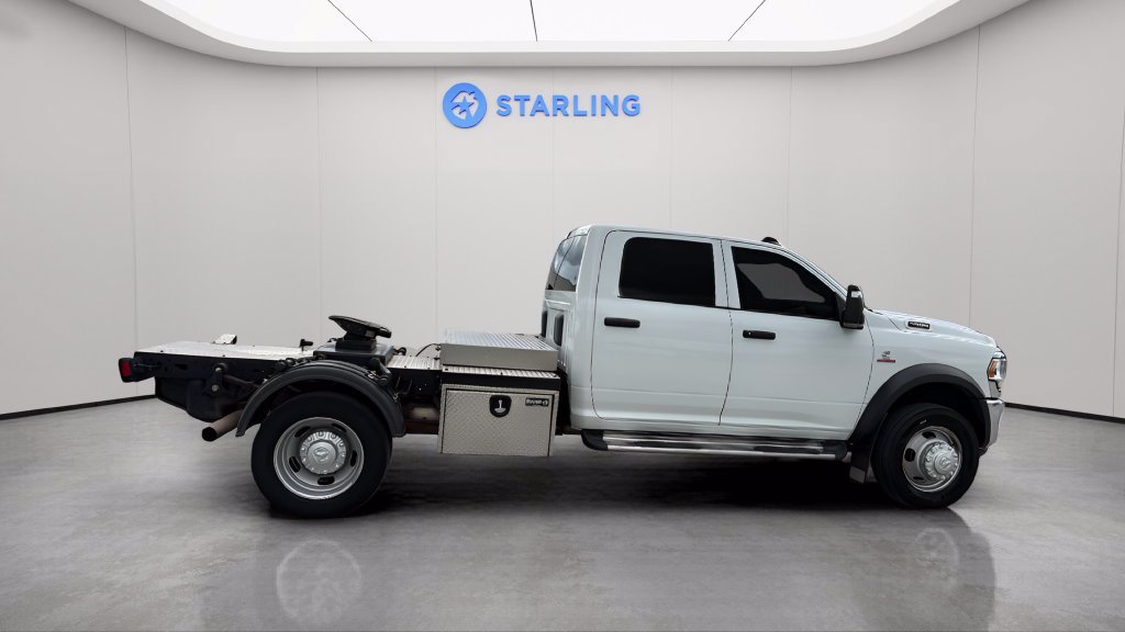 Used 2024 RAM 5500 Tradesman w/ Chrome Appearance Group AWD/4WD image 10