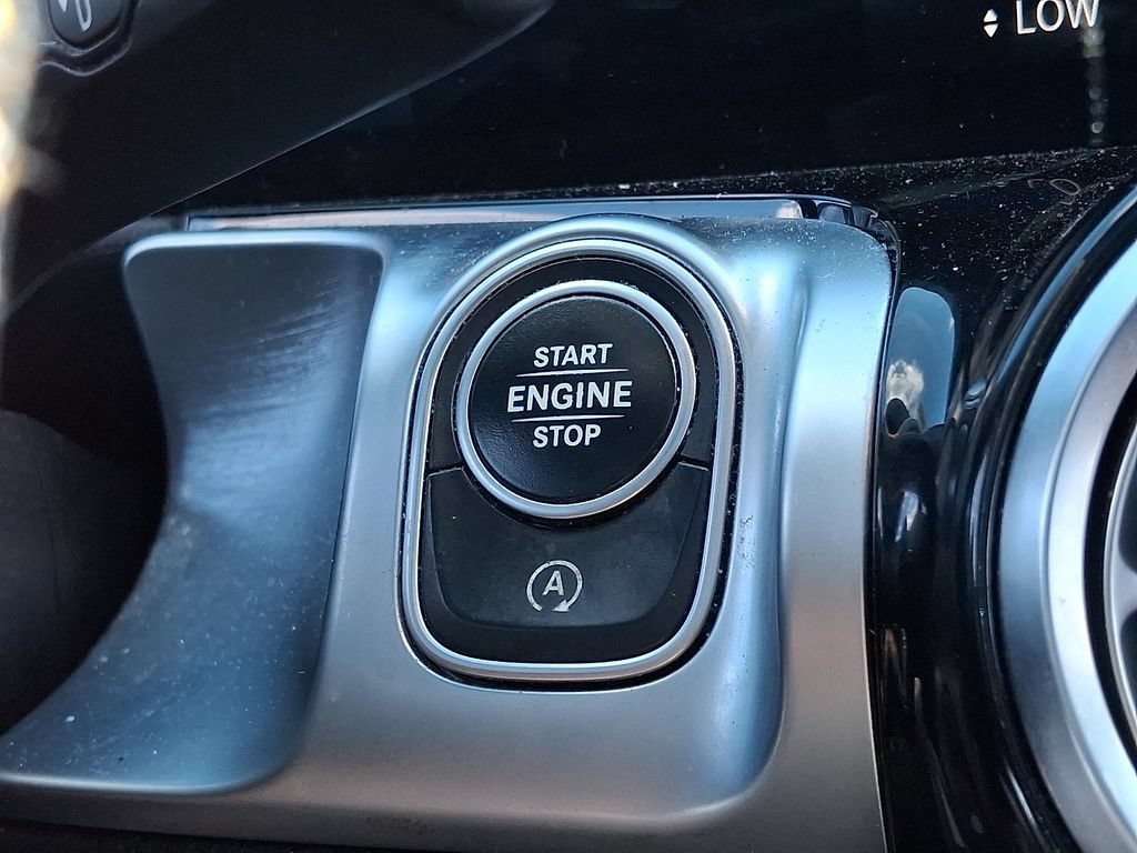 Used 2021 Mercedes-Benz GLB 250 4MATIC image 23