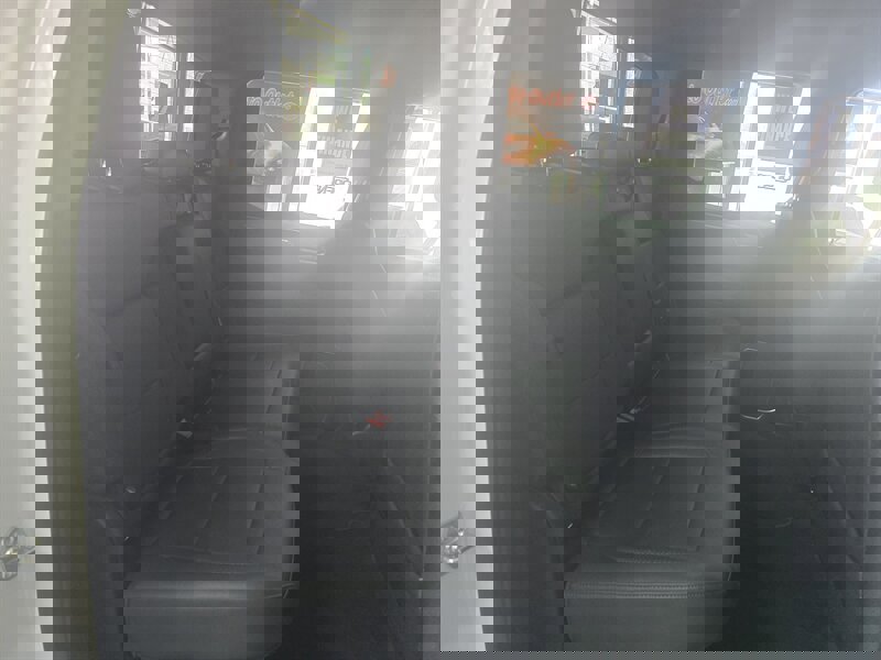 Used 2025 GMC Sierra 1500 SLT image 18