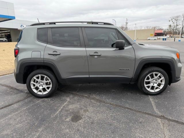 Used 2022 Jeep Renegade Latitude image 16