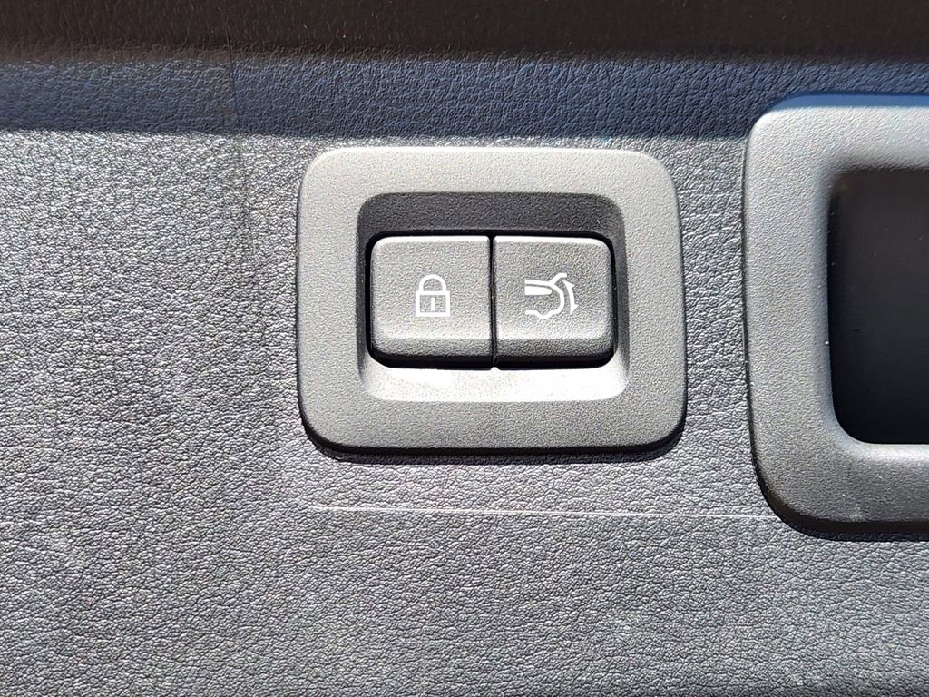 Used 2025 MAZDA CX-50 AWD 2.5 Hybrid w/ Premium Pkg image 23