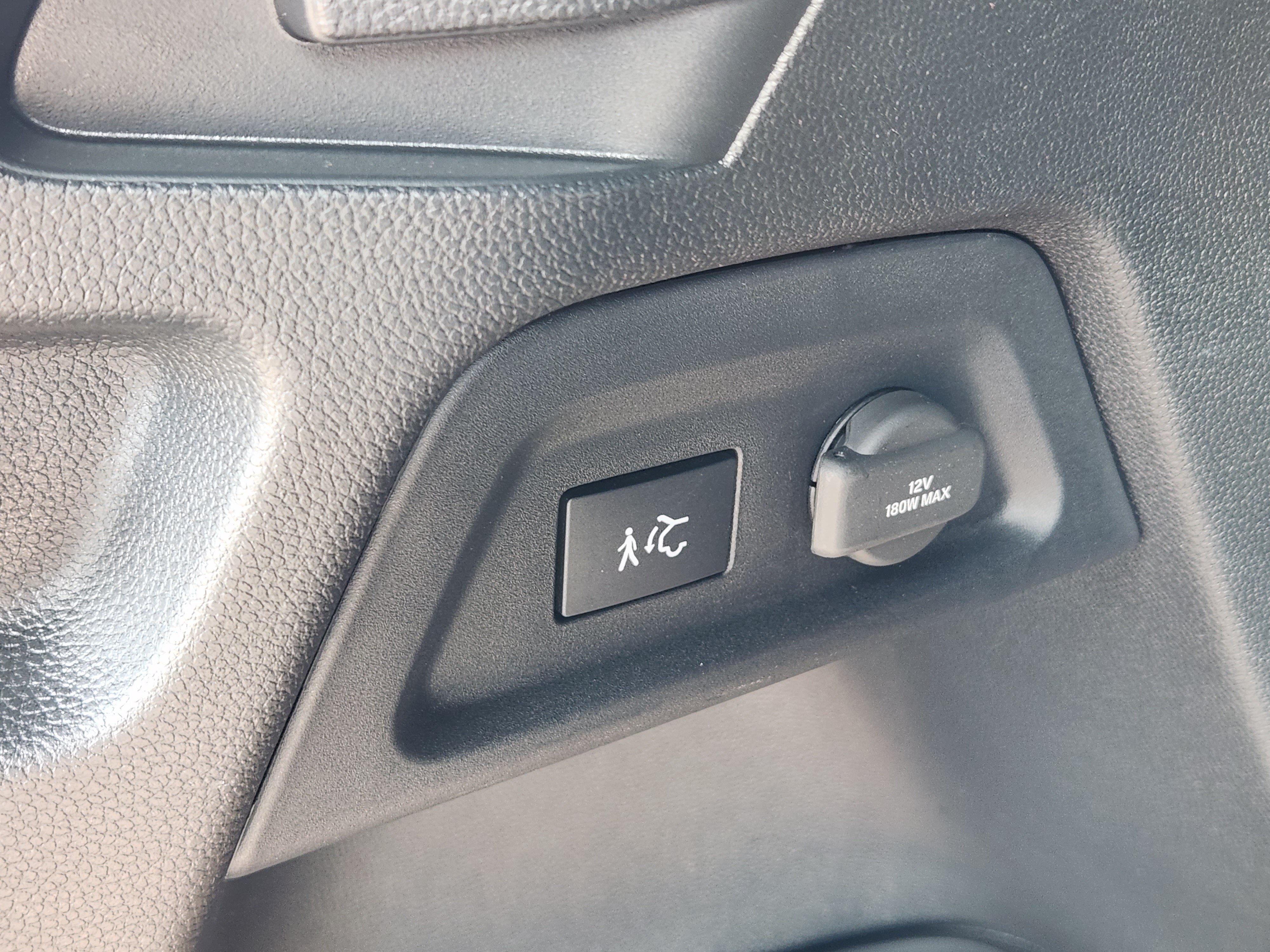 Used 2025 Honda Pilot Black Edition image 32