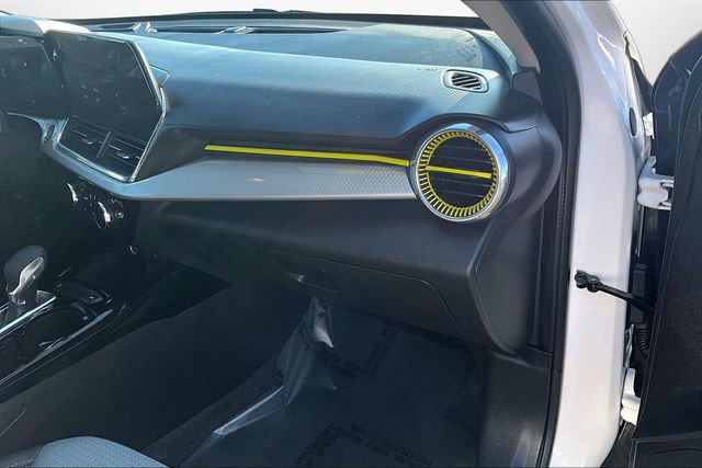 Used 2025 Chevrolet Trax LT w/ Driver Confidence Package image 15