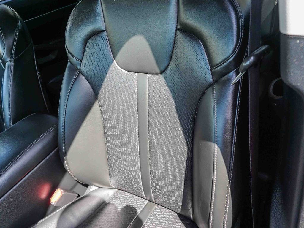 Certified 2021 Kia Sorento EX w/ EX AWD X-Line Package image 19