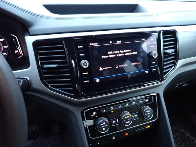 Used 2023 Volkswagen Atlas Cross Sport SE image 26