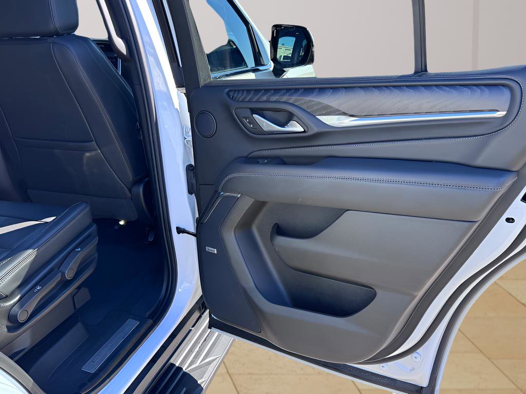 Used 2024 GMC Yukon Denali RWD image 13