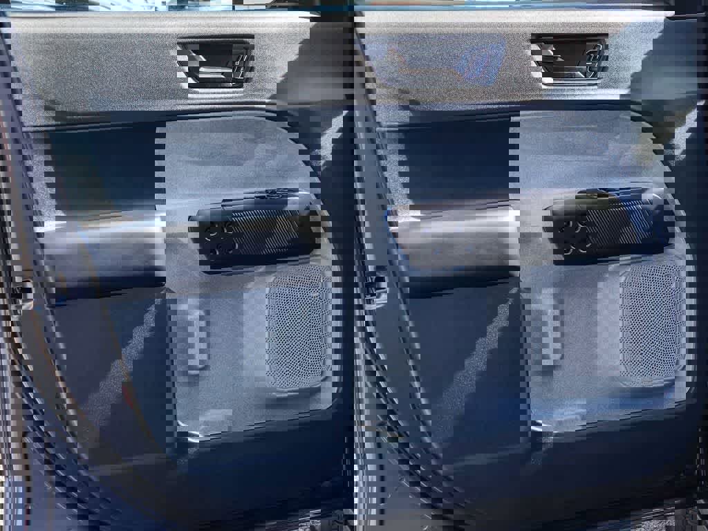 Used 2025 Ford Maverick XLT w/ Equipment Group 302A image 19