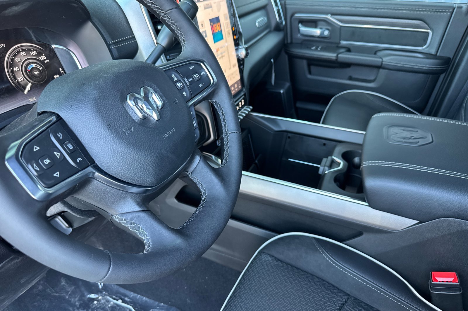 New 2026 RAM 3500 Laramie AWD/4WD image 9