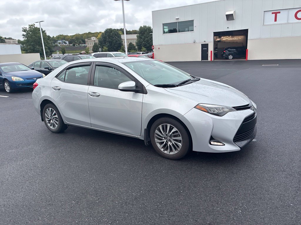 Used 2017 Toyota Corolla XLE w/ Carpet Mat Package (TMS) FWD image 3