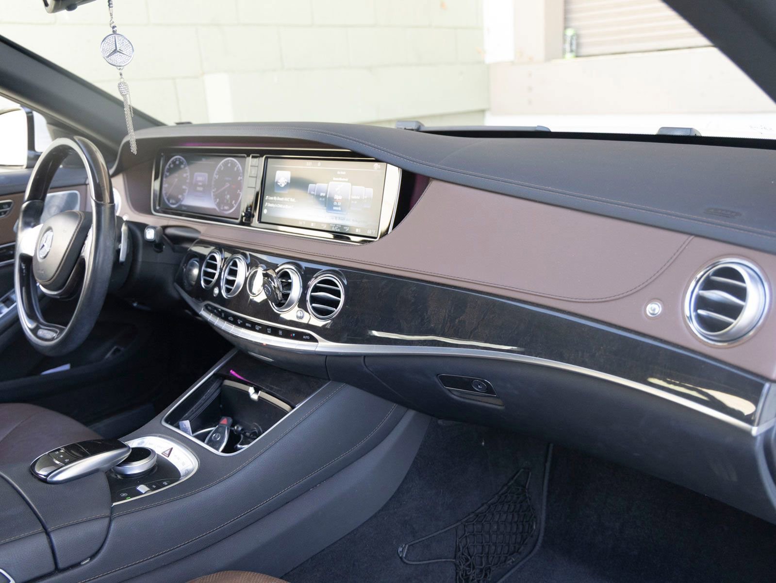 Used 2017 Mercedes-Benz S 550 Sedan image 28