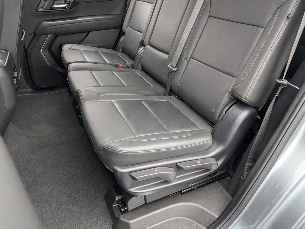 Used 2025 Chevrolet Tahoe LT AWD/4WD image 17