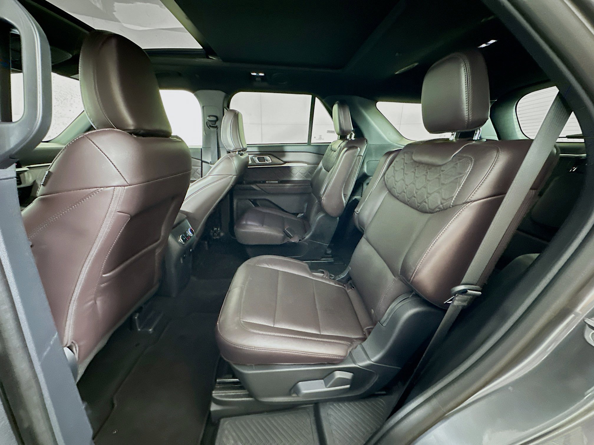 Used 2025 Ford Explorer Platinum w/ LUX Leather Package image 29