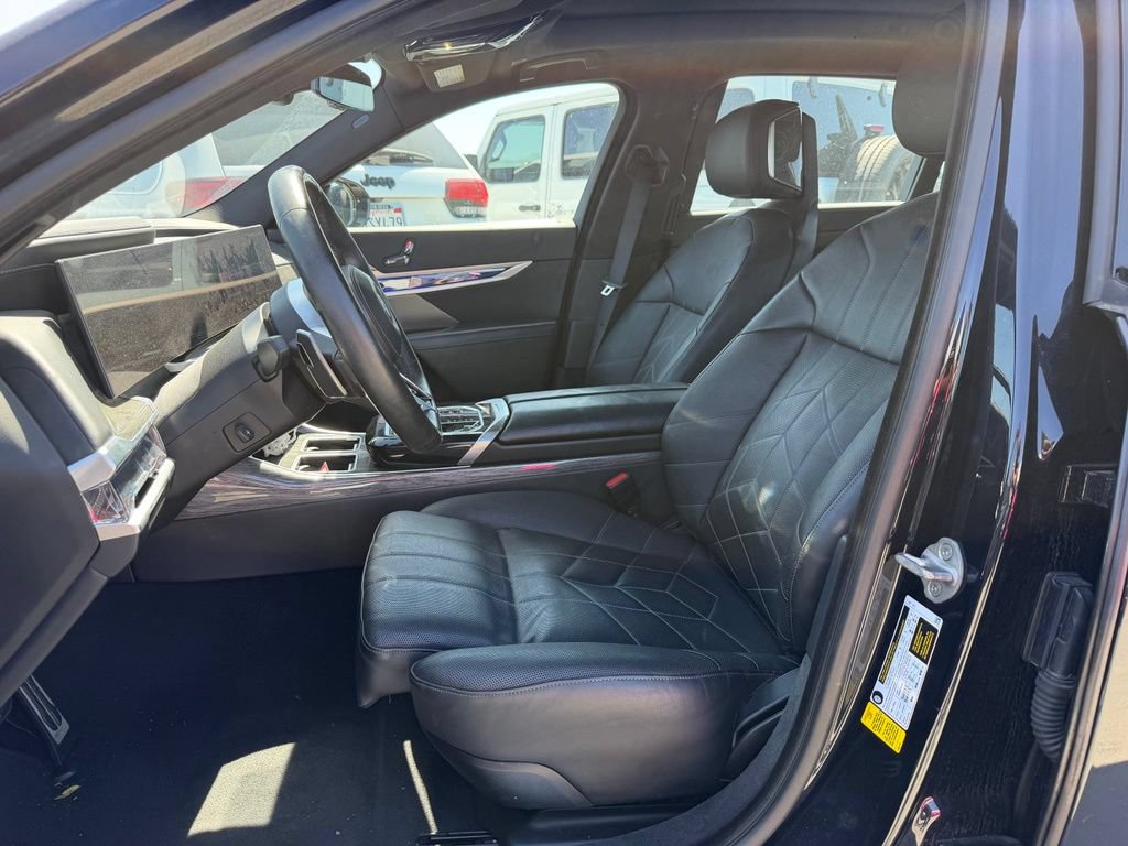 Used 2024 BMW 740i RWD image 5
