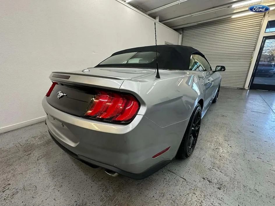 Used 2022 Ford Mustang Premium RWD image 4