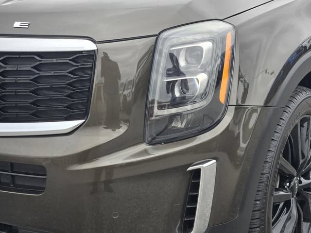 Used 2022 Kia Telluride SX w/ Towing Package FWD image 8