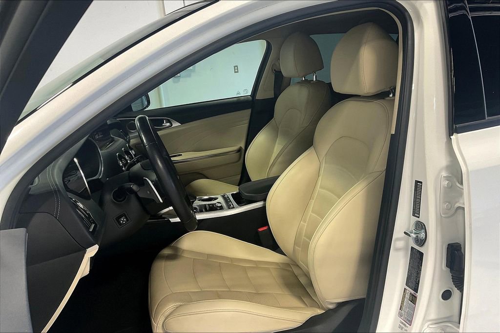 Used 2023 Kia Stinger GT2 image 32