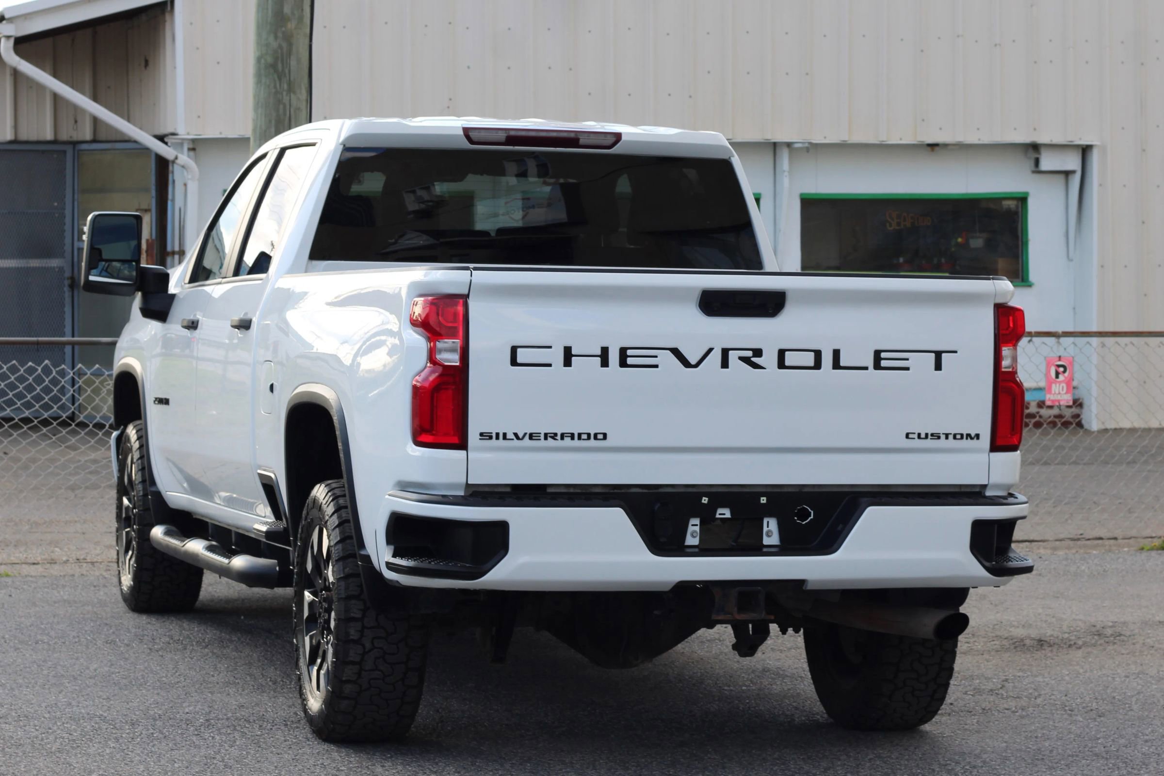 Used 2020 Chevrolet Silverado 2500 Custom w/ Custom Value Package image 6