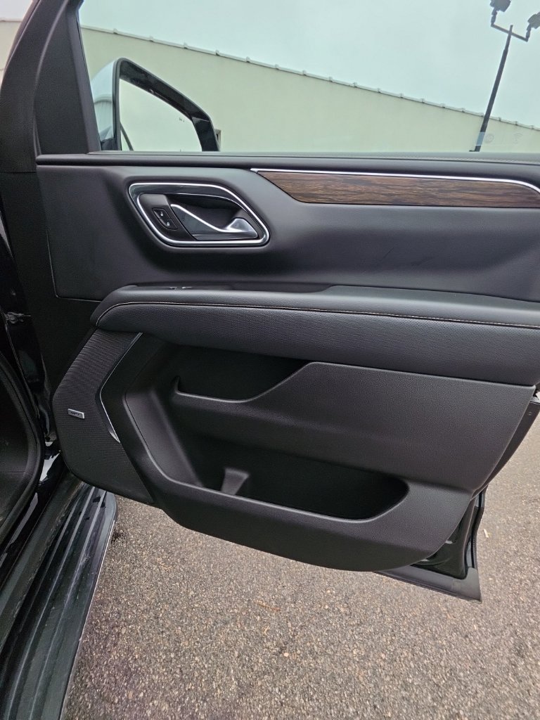 Used 2024 Chevrolet Tahoe Premier AWD/4WD image 24
