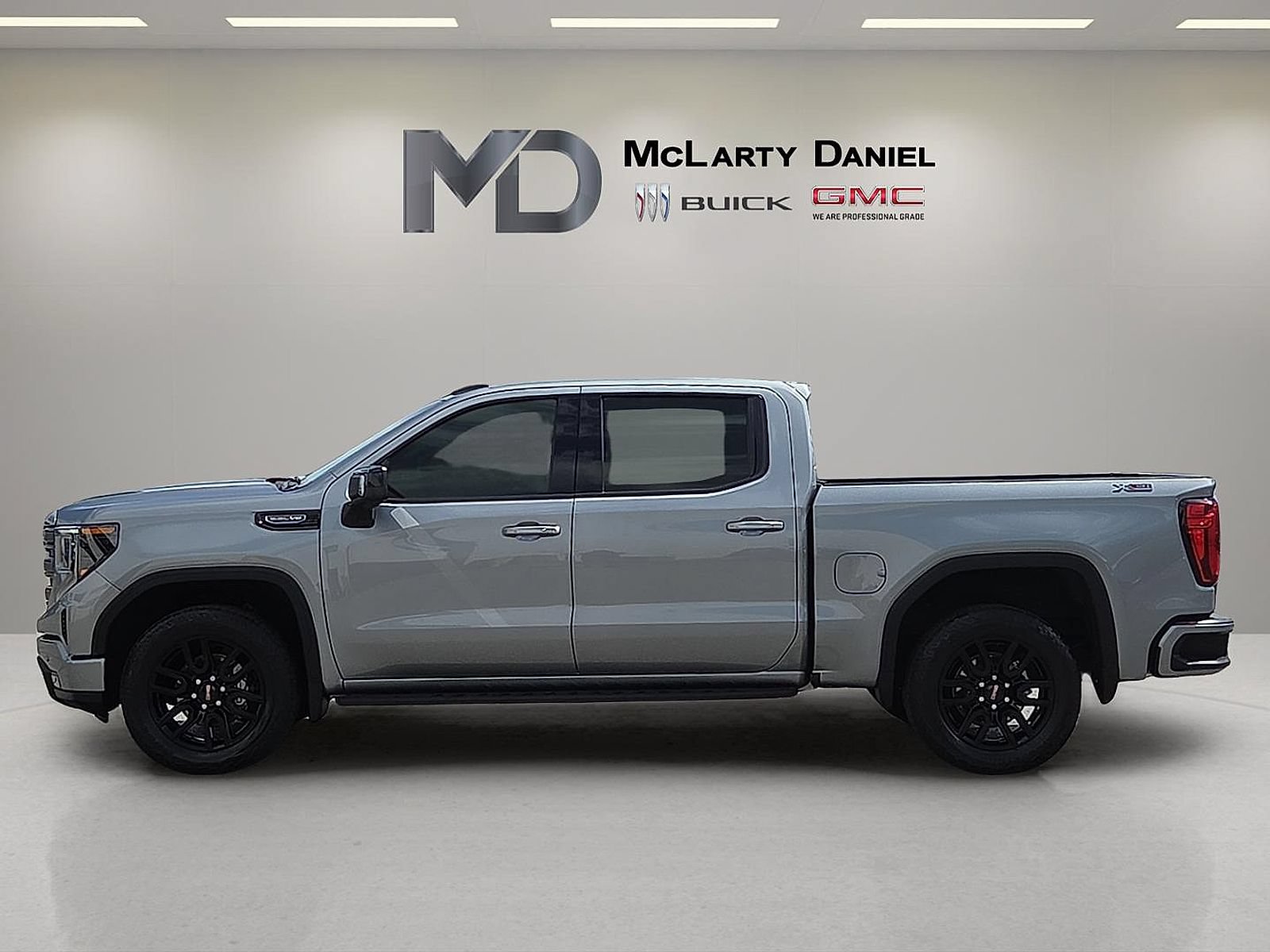 Used 2024 GMC Sierra 1500 Elevation w/ Elevation Premium Package AWD/4WD video 2