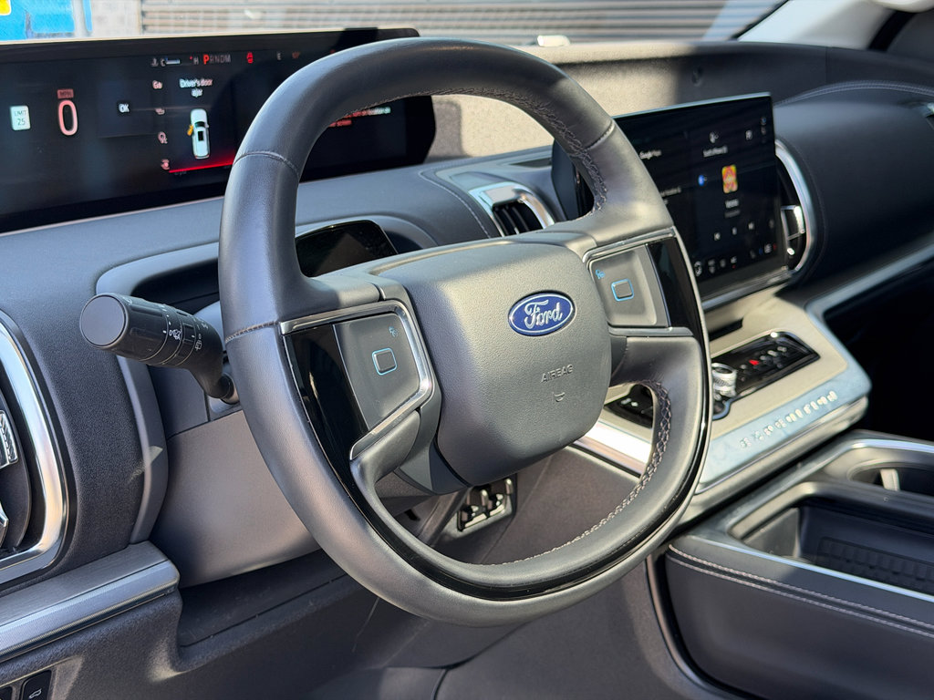 Used 2025 Ford Expedition Max Platinum AWD/4WD image 19