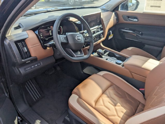 New 2026 Nissan Pathfinder Platinum AWD/4WD image 16
