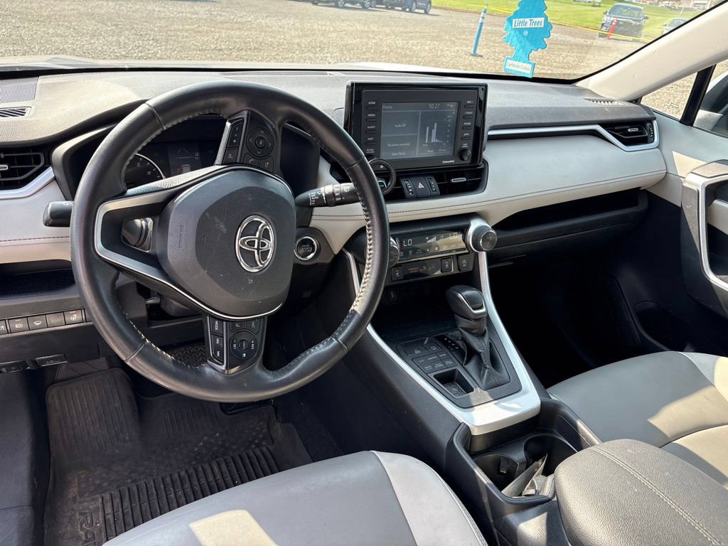 Used 2021 Toyota RAV4 XLE Premium AWD/4WD image 19