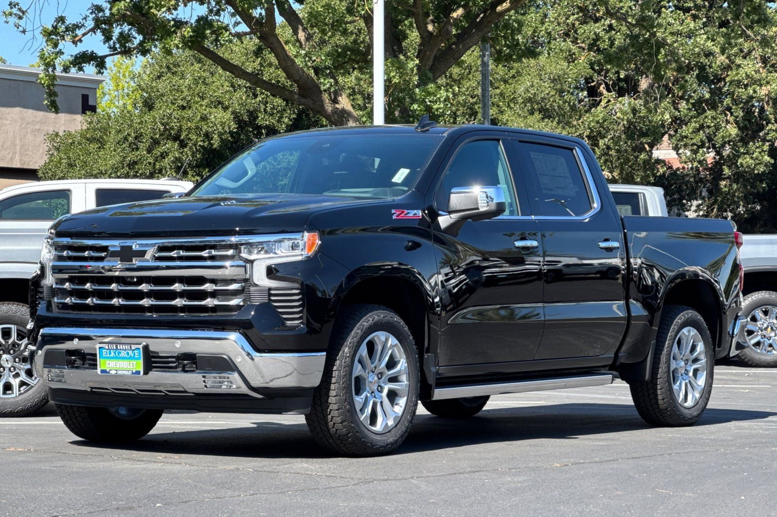New 2026 Chevrolet Silverado 1500 LTZ w/ LTZ Premium Package AWD/4WD image 7