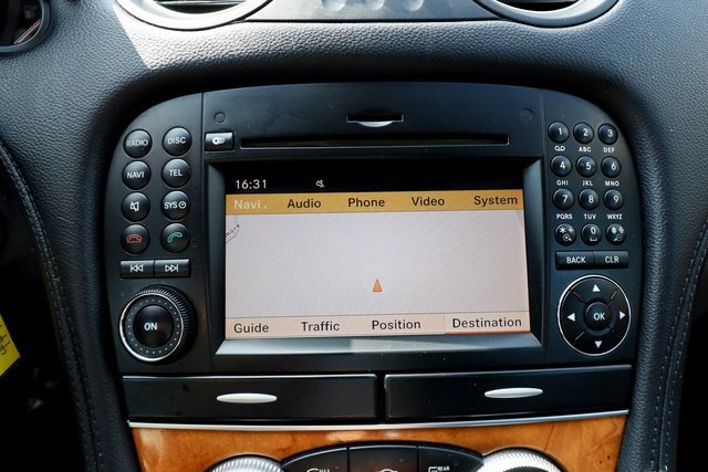 Used 2011 Mercedes-Benz SL 550 image 7