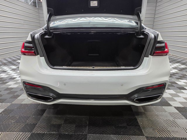 Used 2021 BMW 750i xDrive w/ M Sport Package AWD/4WD image 41