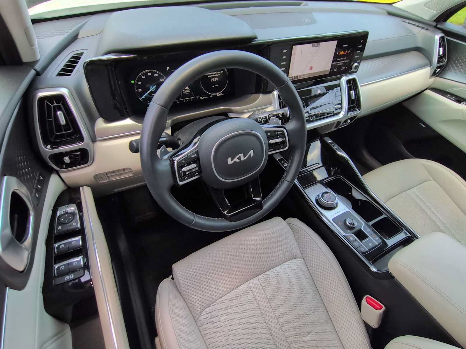 Used 2023 Kia Sorento SX Prestige AWD/4WD image 10