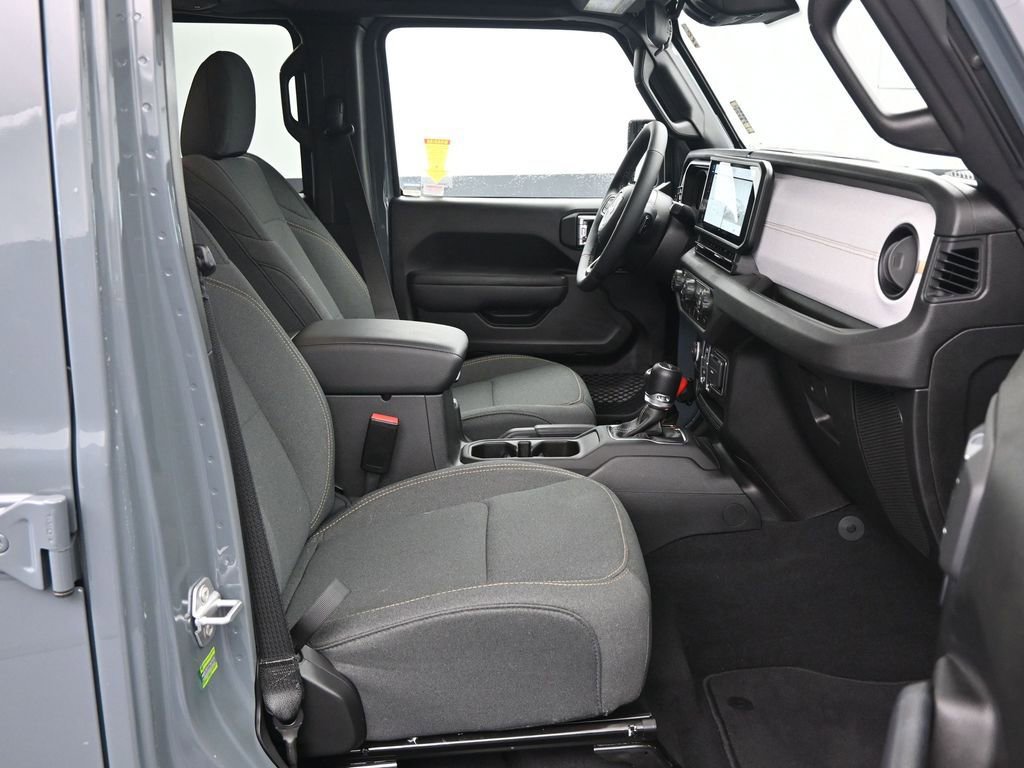 Used 2025 Jeep Gladiator Sport image 11